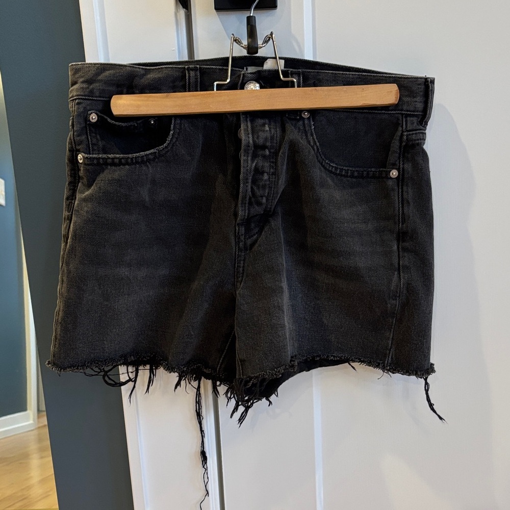 Madewell- The Brynn. Black/dark Grey Denim Women Shorts- size 26